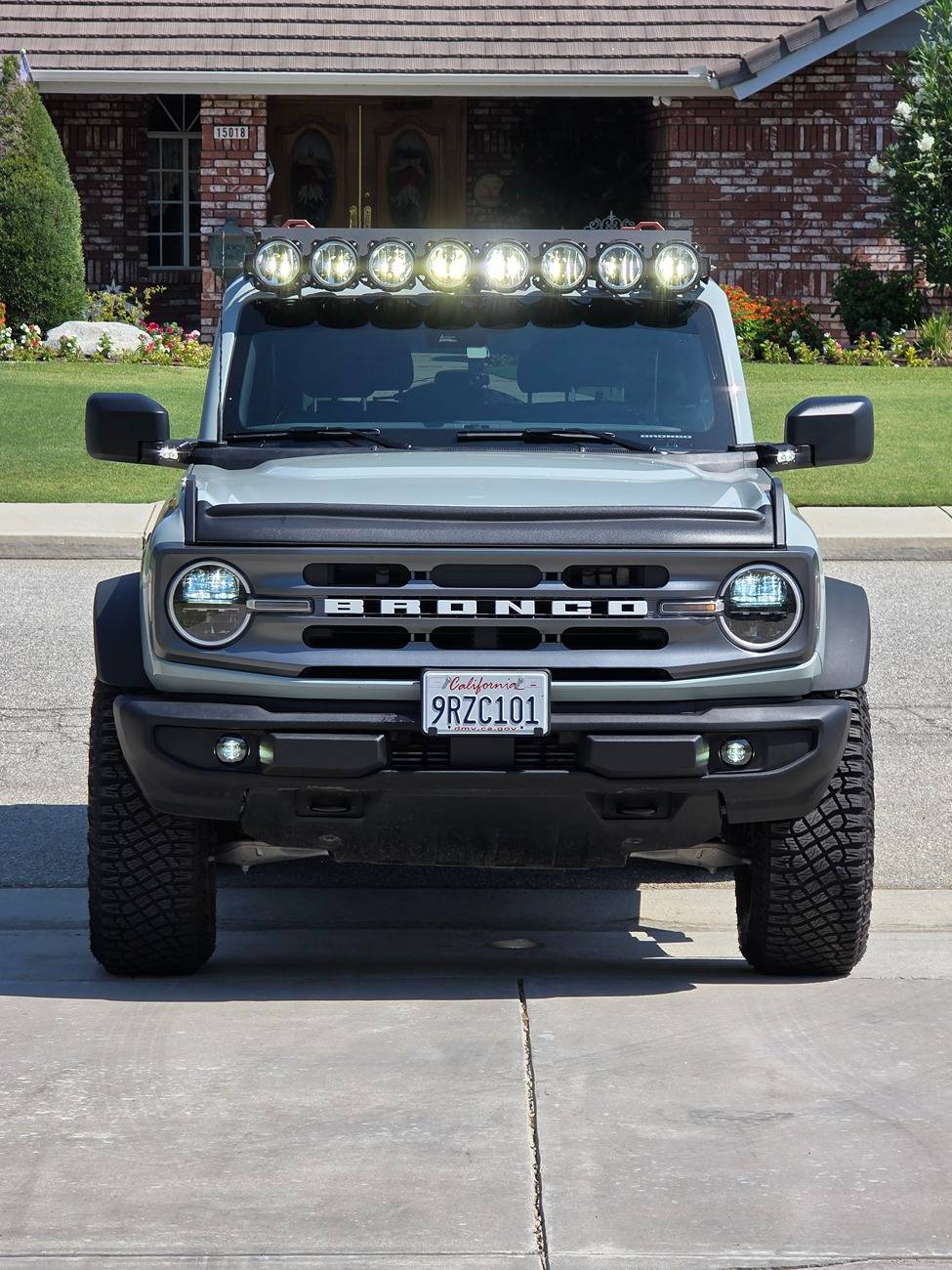 Ford Bronco Busy weekend for lighting/wiring. 1000002189