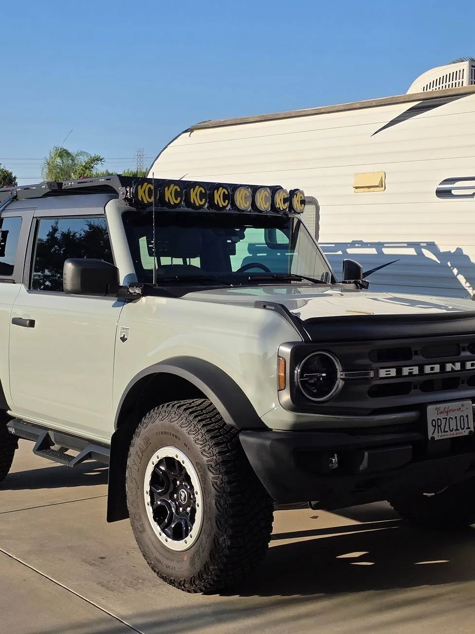 Ford Bronco Busy weekend for lighting/wiring. 1000002184