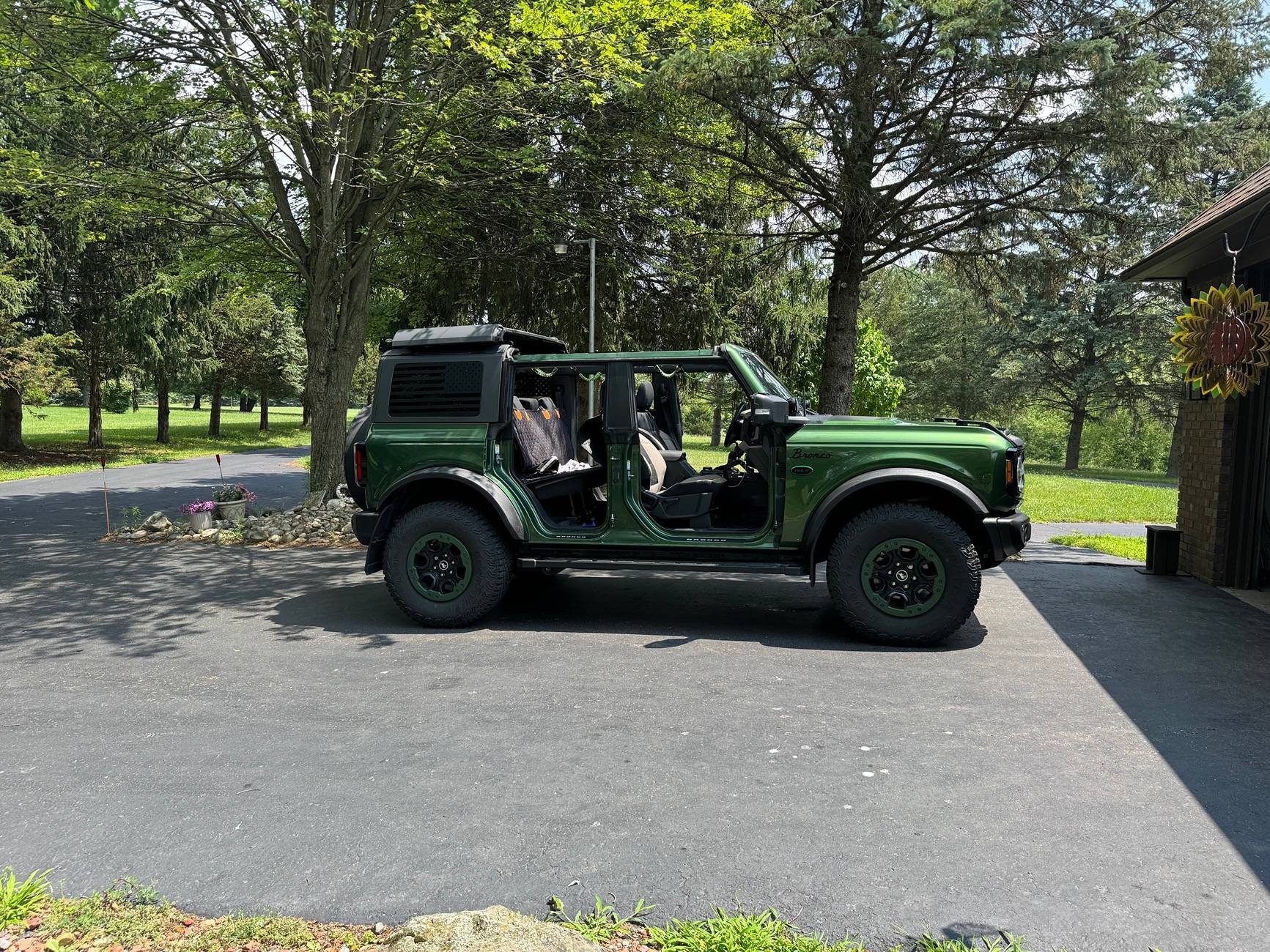 Ford Bronco EZ 4x4 rack installed IMG_0542