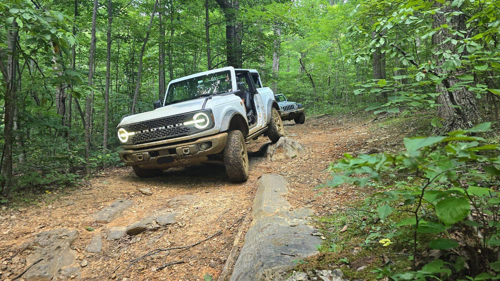 Ford Bronco Running 33-35s for DD, 37s for wheeling NauSY4U