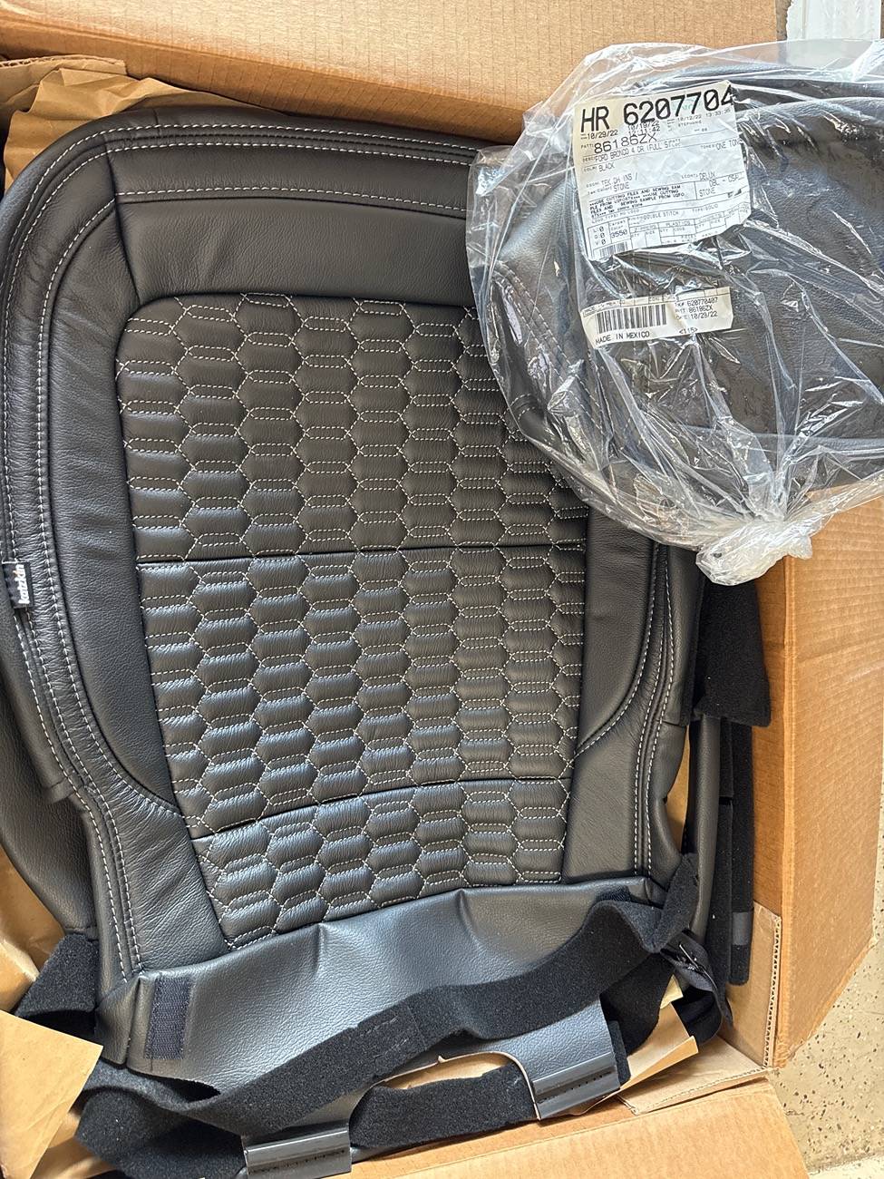 Ford Bronco Katzkin Leather 4 door - New image