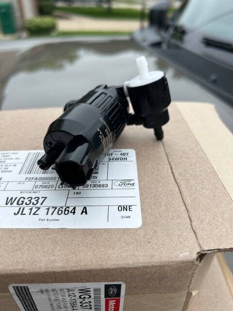 Ford Bronco No washer spray pump plu