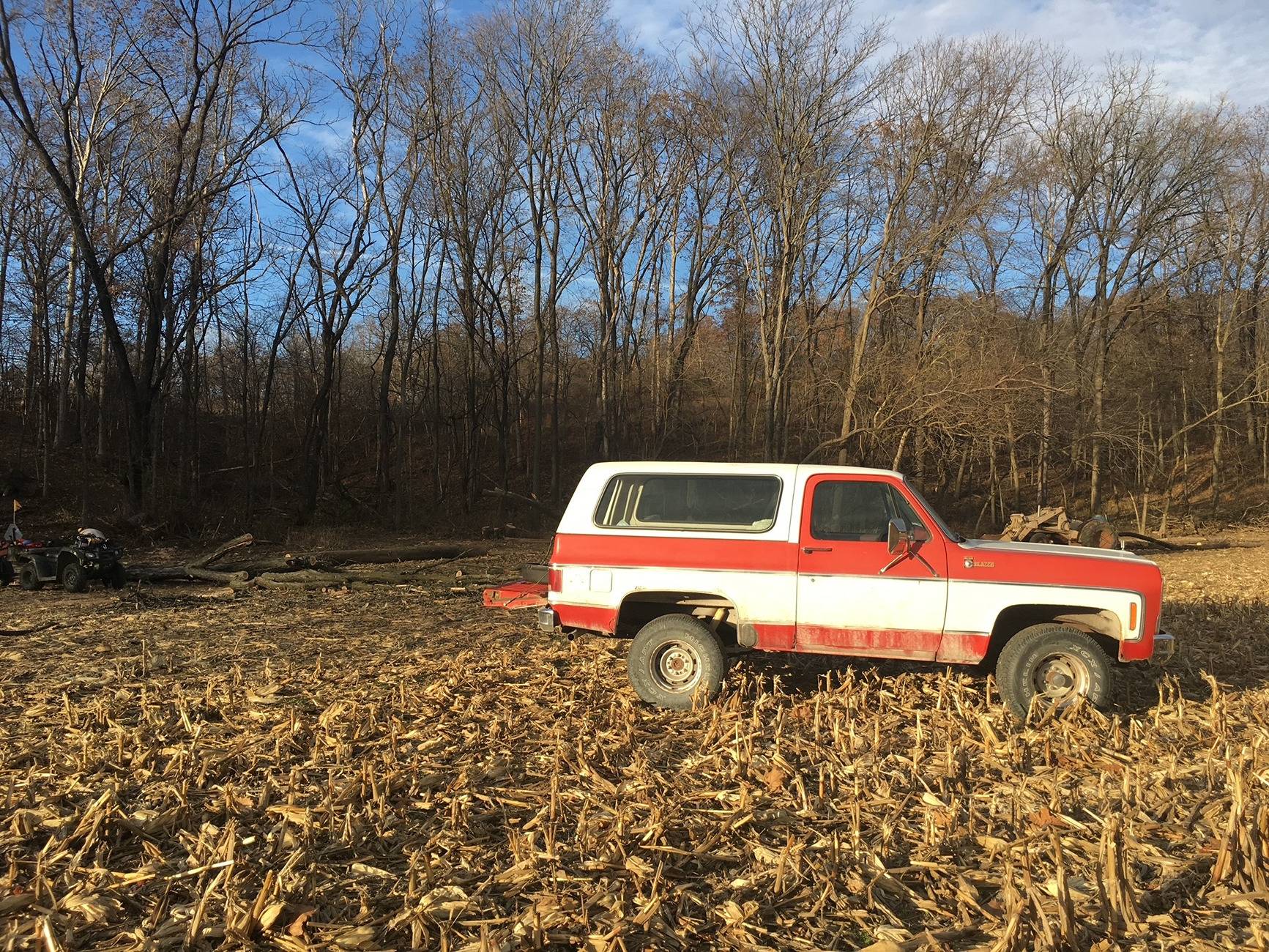 Ford Bronco 2022 2 door top cracking 79 Blazer