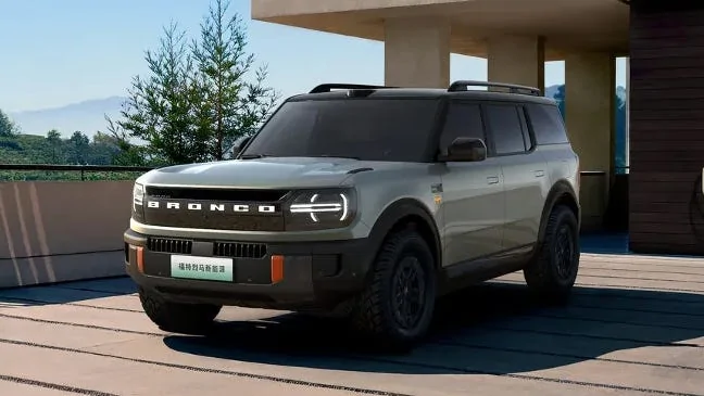 Ford Bronco Is 2026 Bronco refresh really going to include rectangular headlights? -68781036979c5.jpg?crop=0.779xw:0.668xh;0.0810xw,0