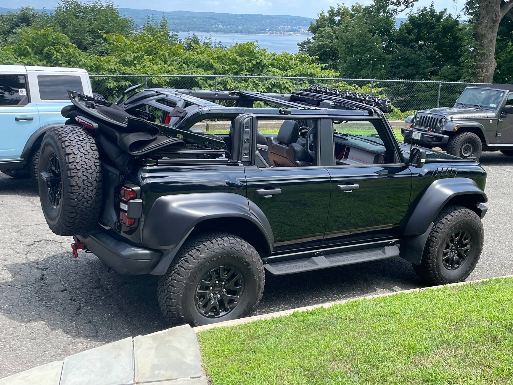 Ford Bronco Install soft top on Raptor IMG_7613
