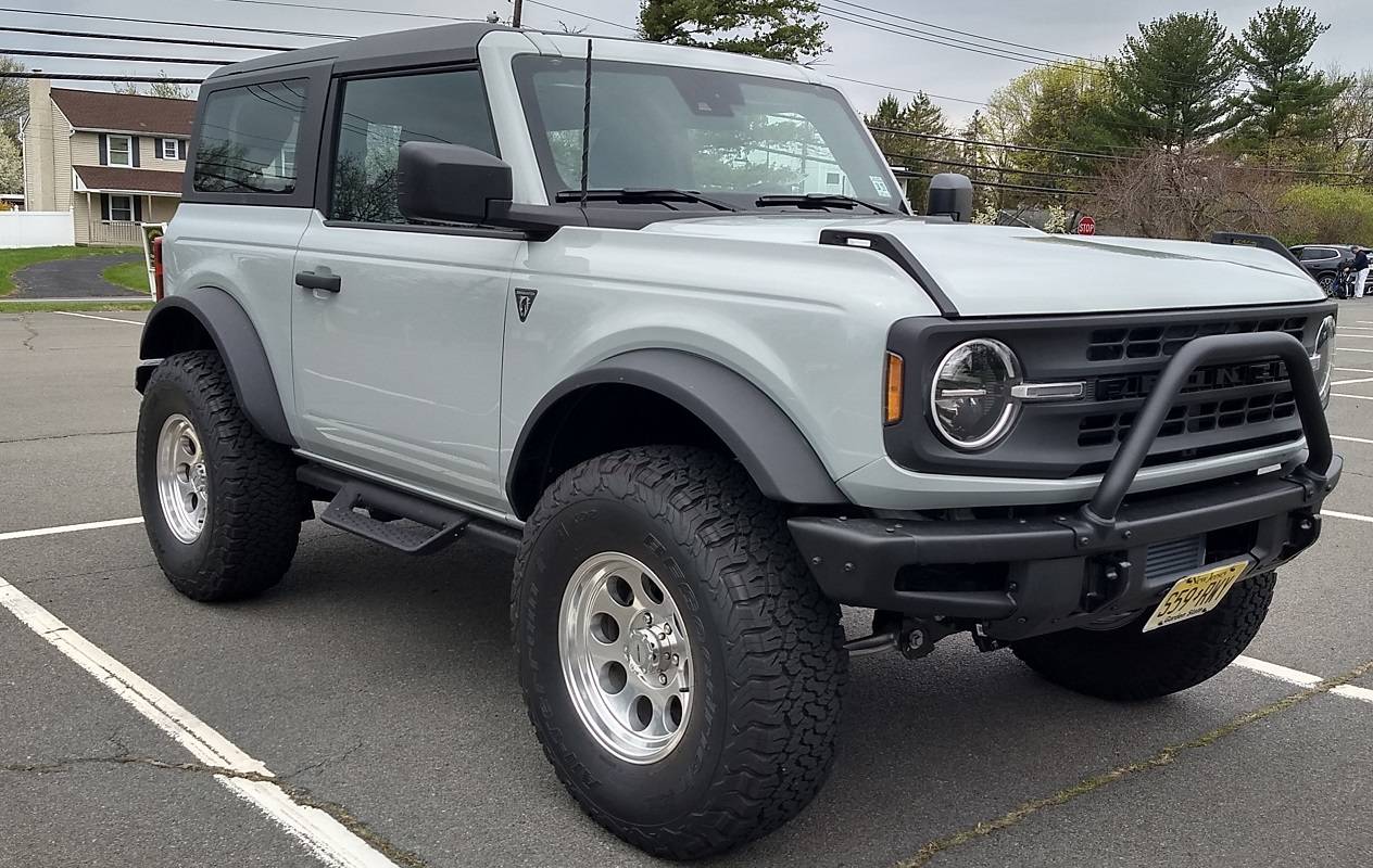 Ford Bronco Lets see those Base model builds mybronco_37procomp5