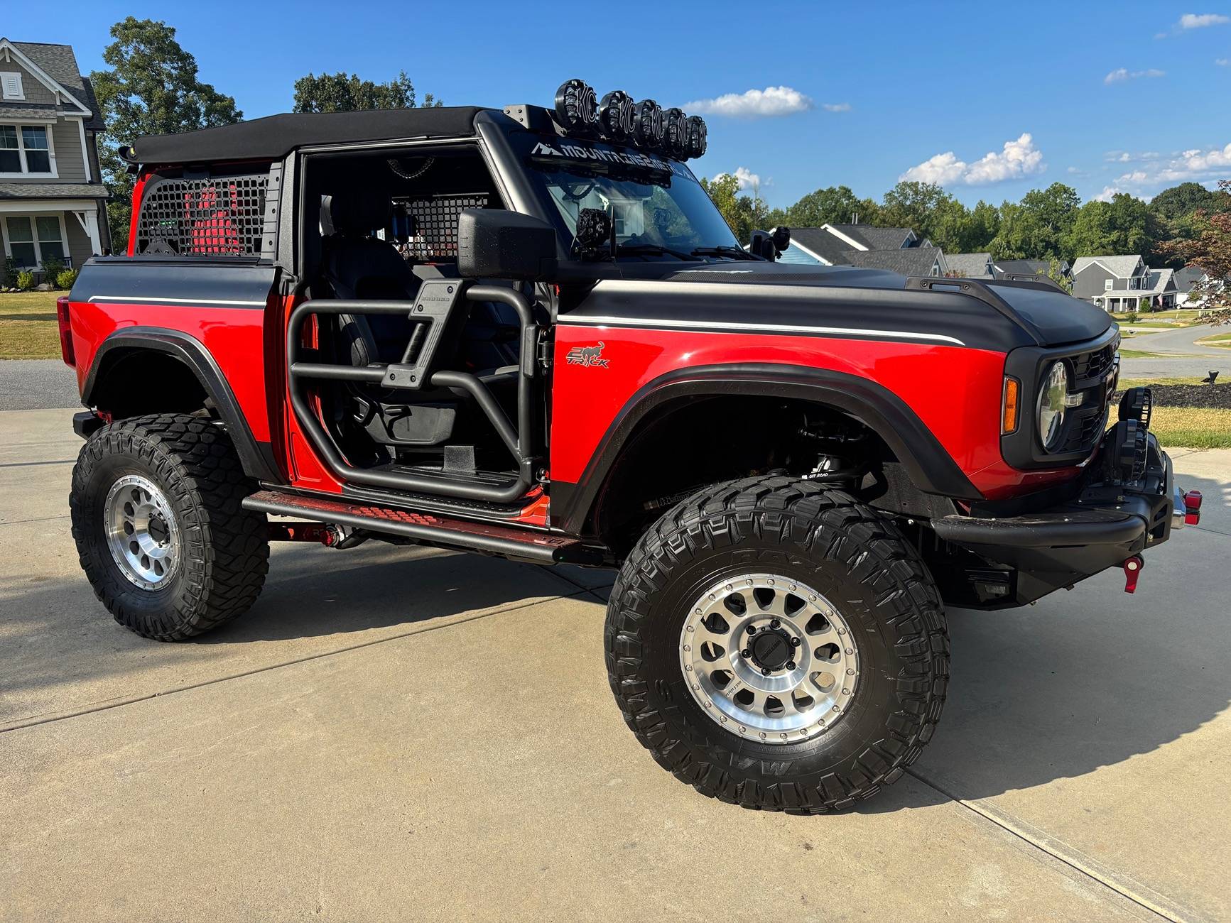 Ford Bronco HOT PEPPER RED Bronco Club IMG_0460