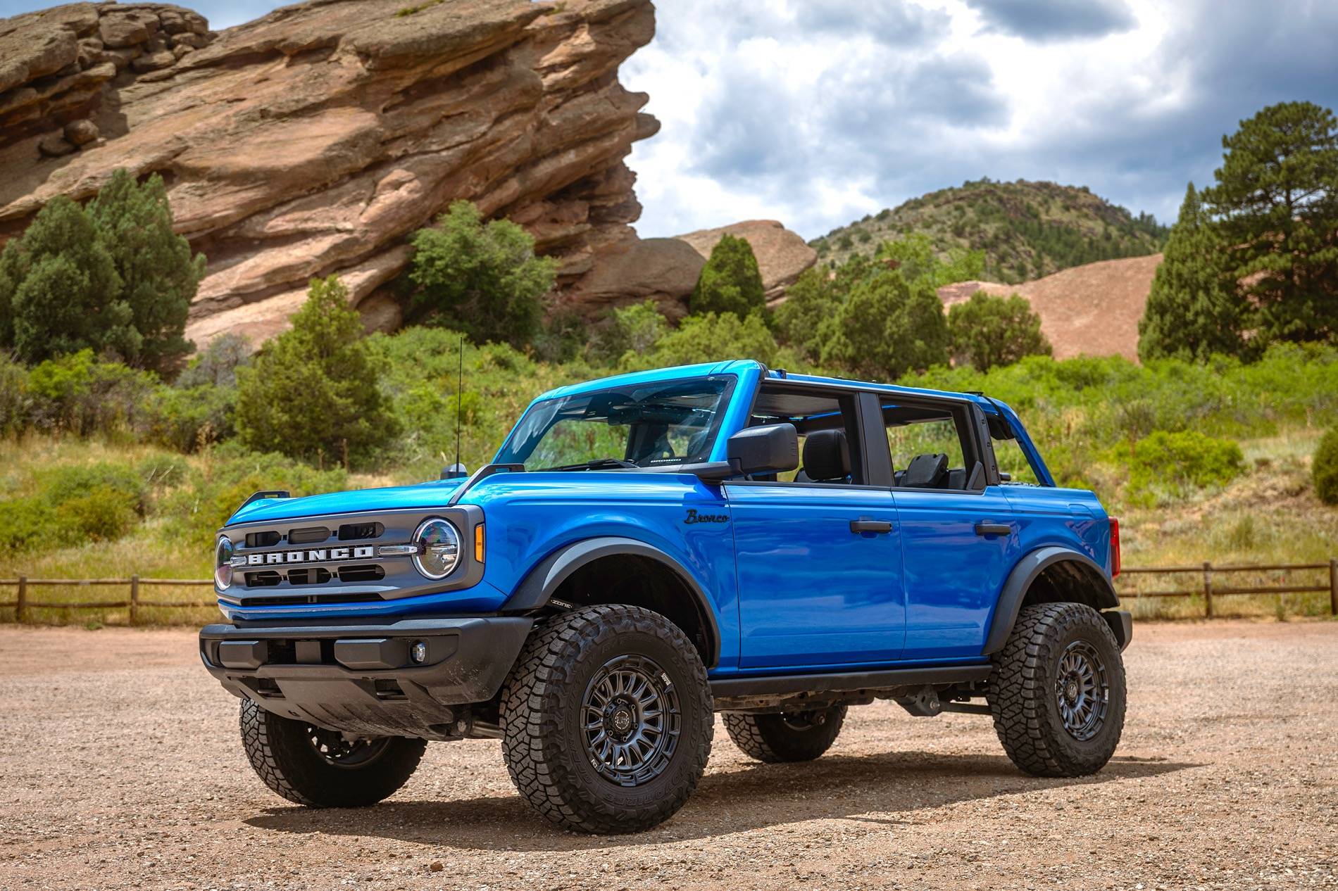 Ford Bronco Show us your installed wheel / tire upgrades here! (Pics) 828A1323