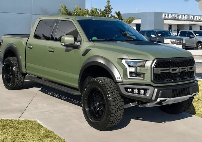 Ford Bronco Custom colors by painting 1609350163726