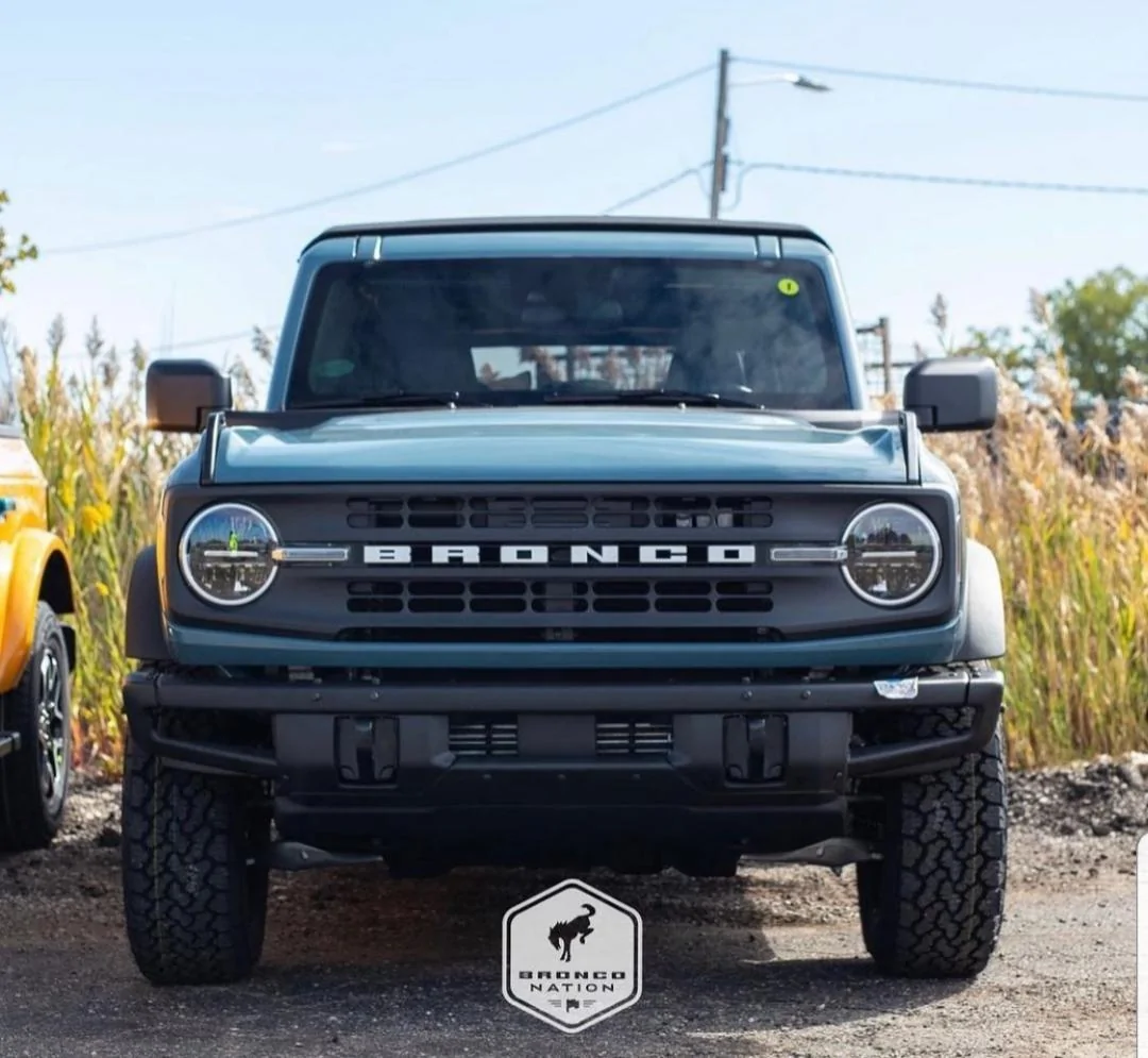 Ford Bronco Ford Black Diamond color 83477DAE-A597-4A1E-8676-BB0178843ECF