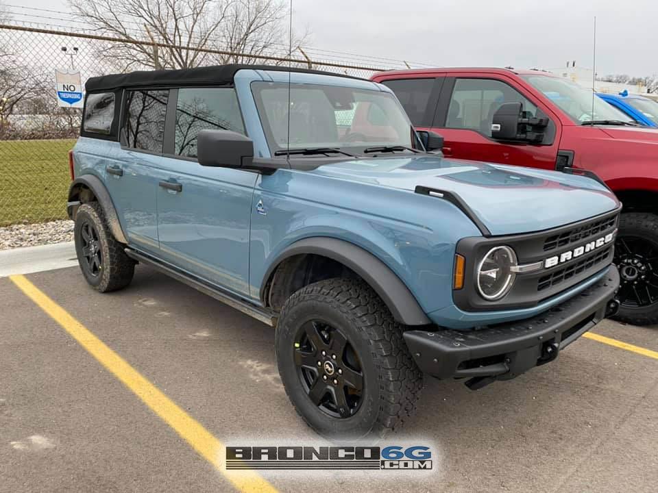 Ford Bronco Ford Black Diamond color A358A6C9-22B9-433E-98A6-C64B9D16B5C5