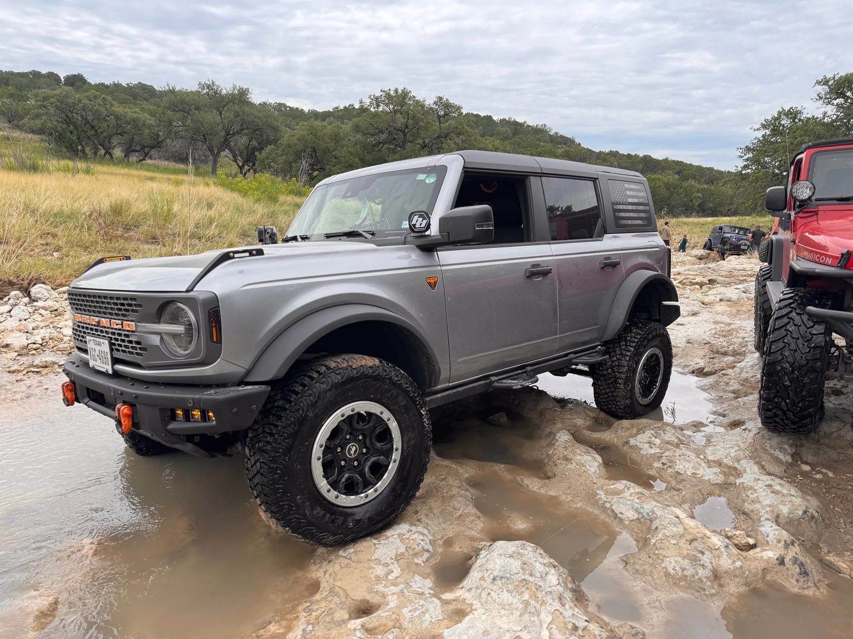 Ford Bronco Side Steps for Rock Rails - recommendations? IMG_2756