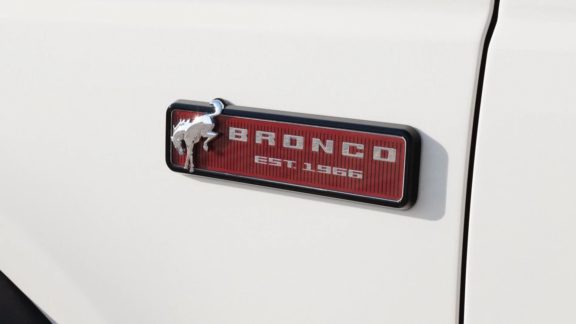 Ford Bronco 2026 Bronco 60th Anniversary Package Announced & Revealed rd-bronco-60th-anniversary-package-exterior-13-jpg