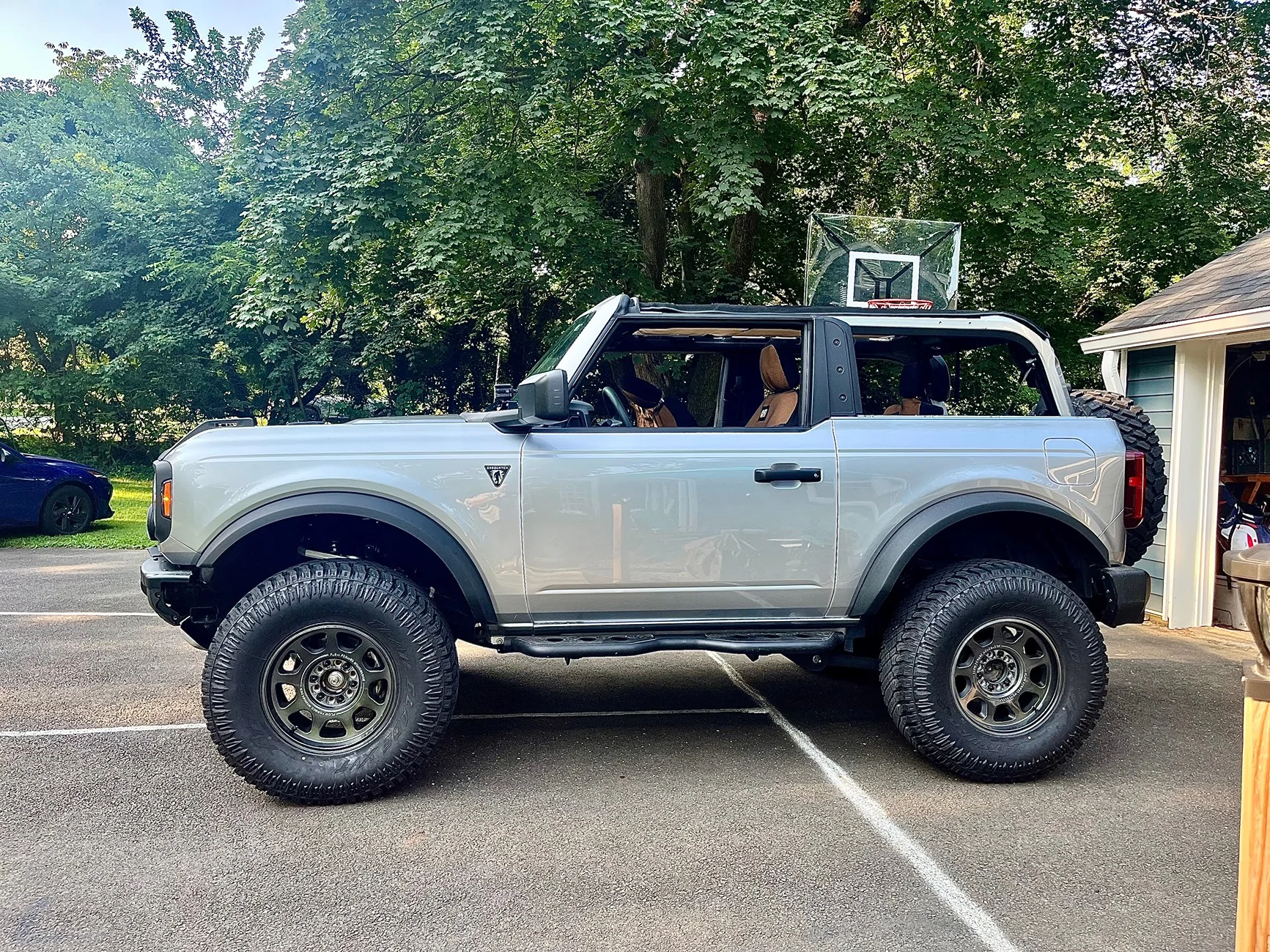 Ford Bronco ICONIC SILVER Bronco Club IMG_7199