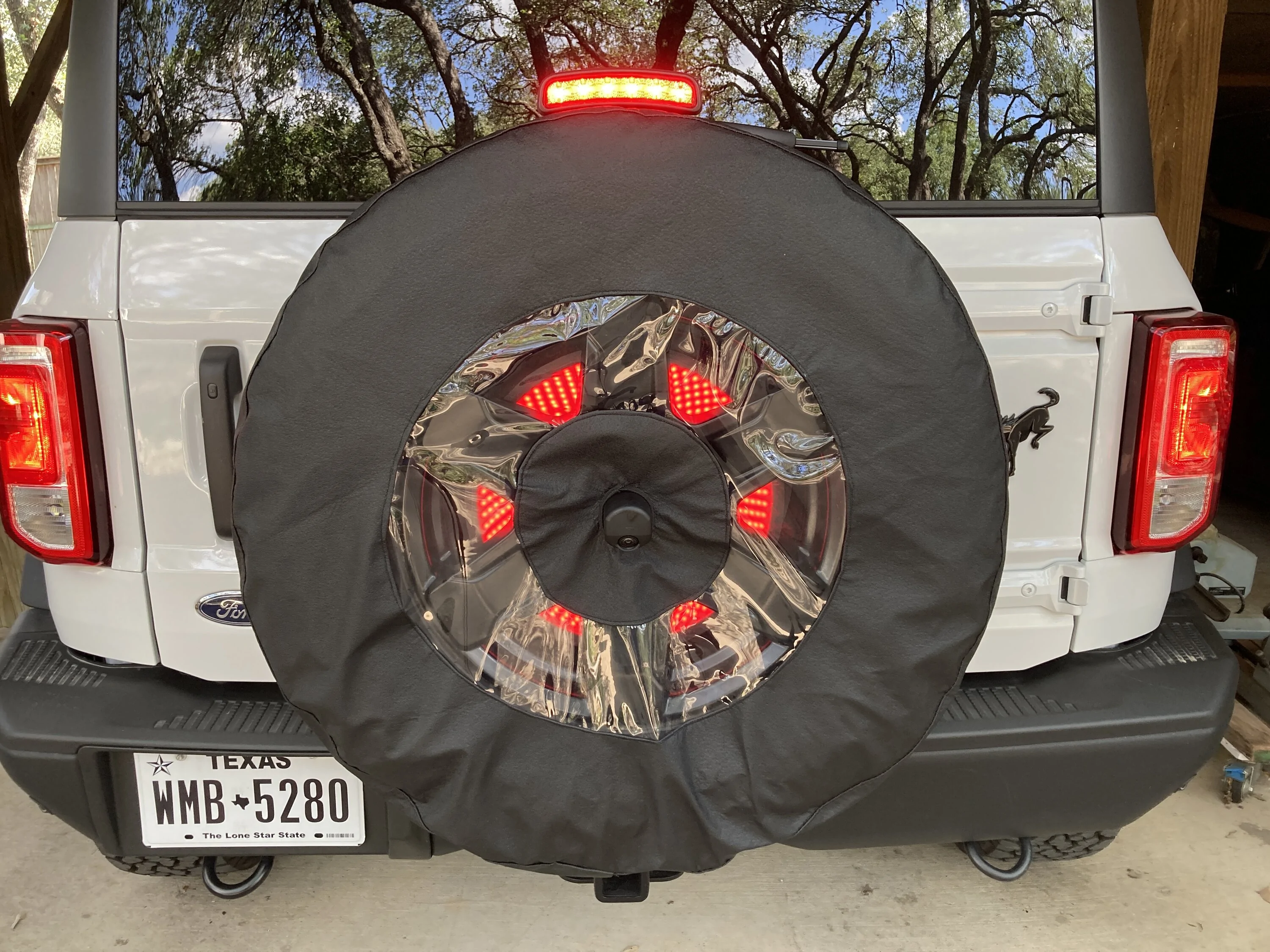 Ford Bronco Tire cover mod - works for inside wheel light. IMG_1670
