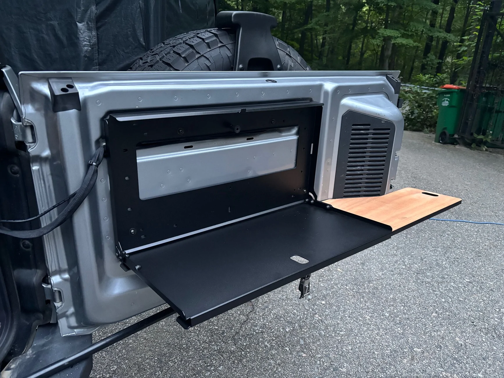Ford Bronco Looking for a tailgate table IMG_2388