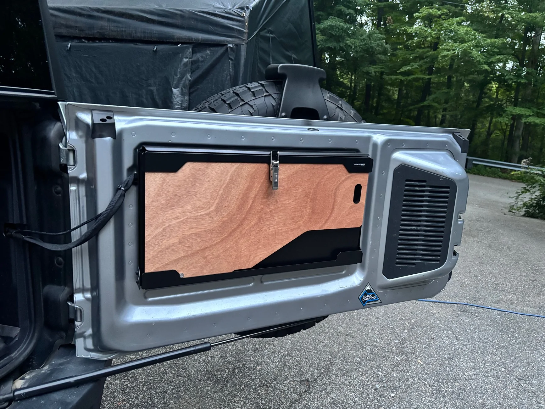 Ford Bronco Looking for a tailgate table IMG_2389