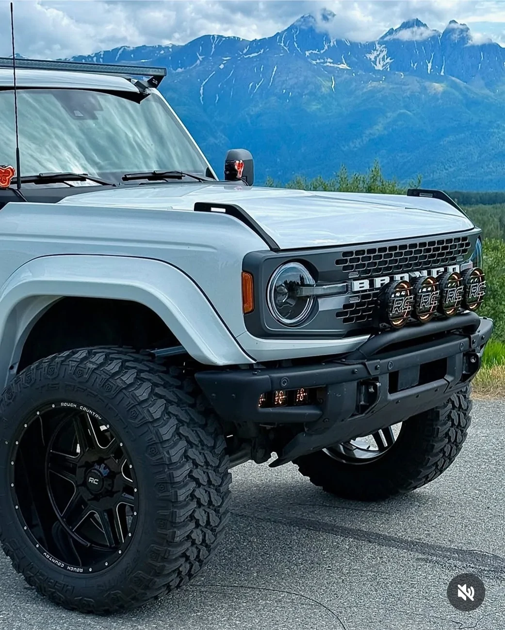 Ford Bronco Rough Country Squared Fender Flares 1000013520