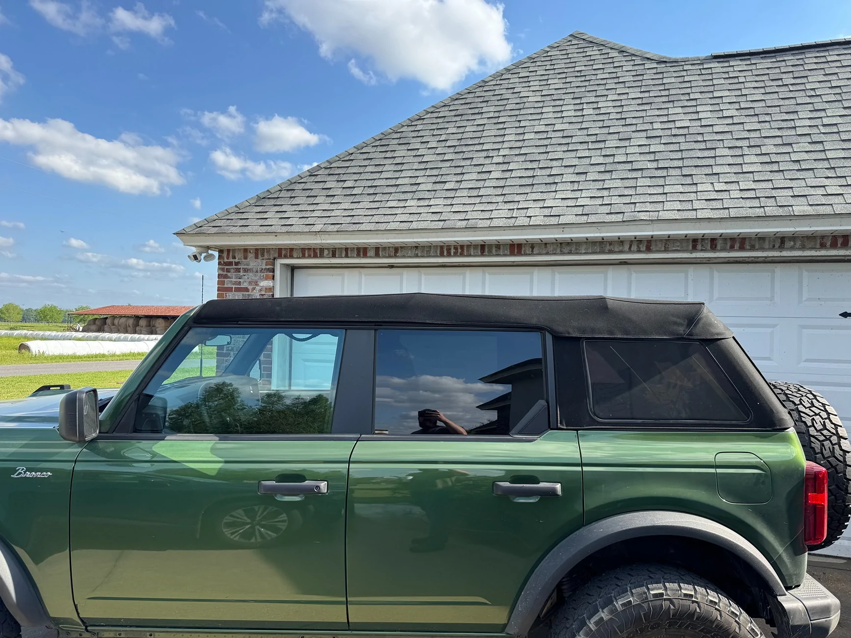 Ford Bronco Trektop Installed on a 4-door IMG_0235