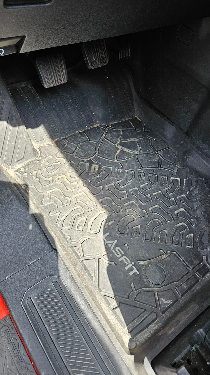 Ford Bronco Floor Mat Showdown: 3W vs OEM vs Mabett/IAG 20250810_140601