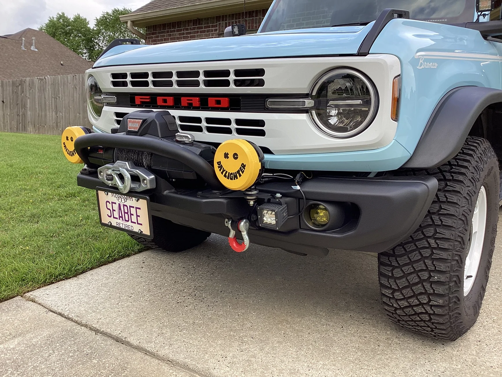 Ford Bronco Pics of your front bumper and winch set up IMG_0328