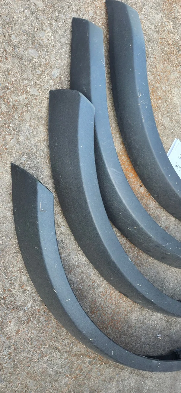 Ford Bronco 4 dr standard flares *FREE* 20250815_190621
