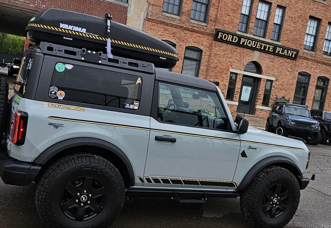 Ford Bronco Side stripe aesthetics question 20250201_182024