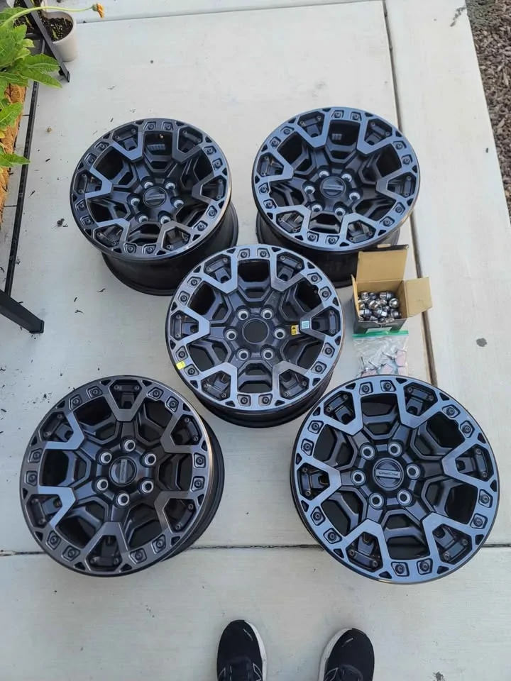 Ford Bronco Raptor R wheels on Bronco Raptor IMG_9316