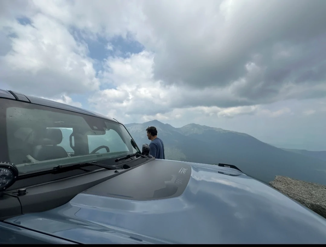 Ford Bronco Topless up Mt. Washington 1000017053