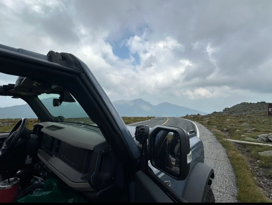 Ford Bronco Topless up Mt. Washington 1000017057