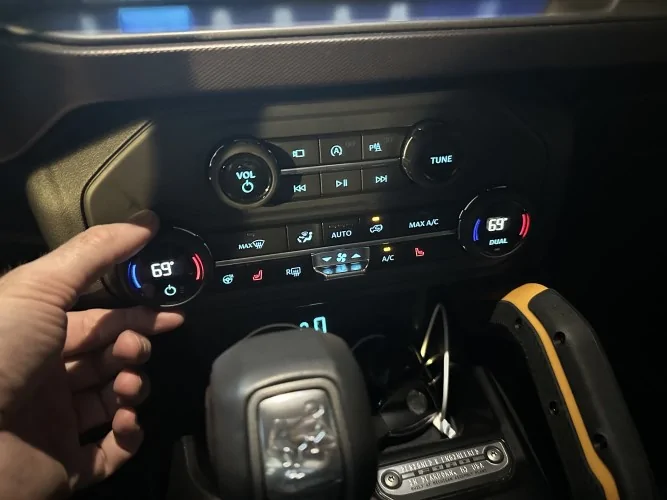 Ford Bronco AC Control Unit with Digital Temperature Readout IMG_2691