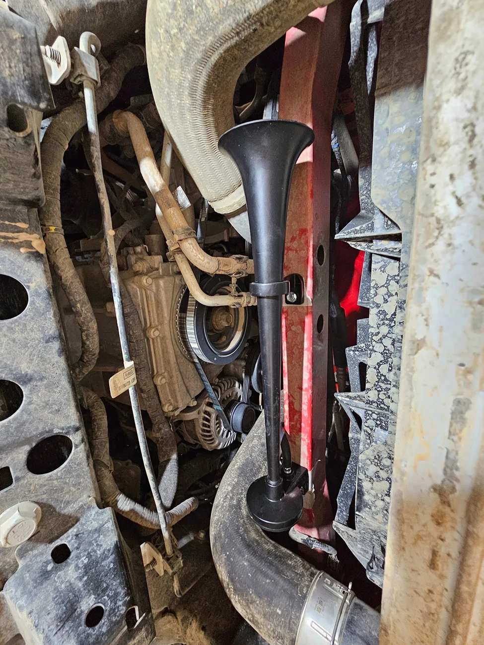Ford Bronco Who has a train horn installed? 1000008796