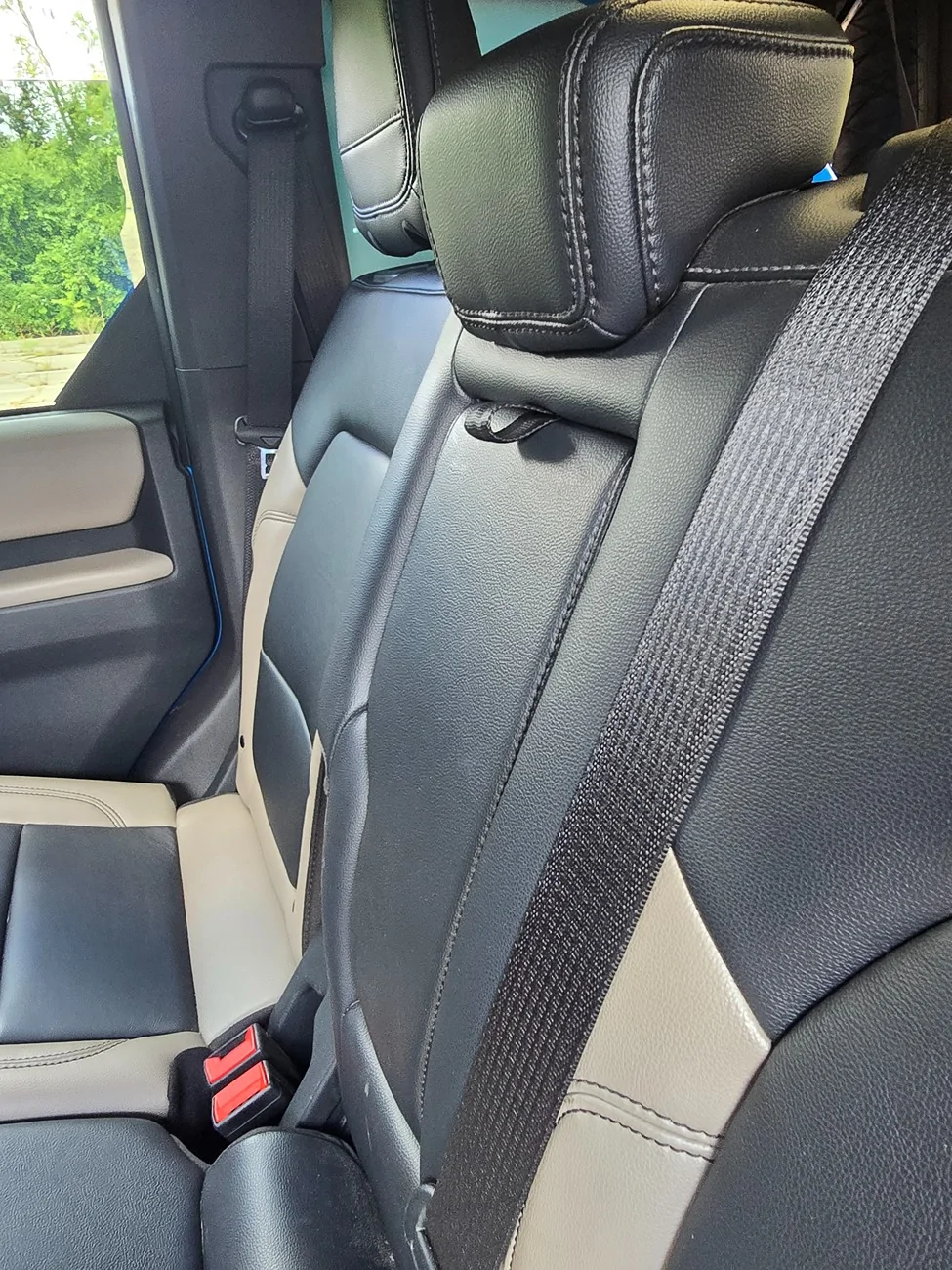 Ford Bronco Rear arm rest stuck 20250826_122949