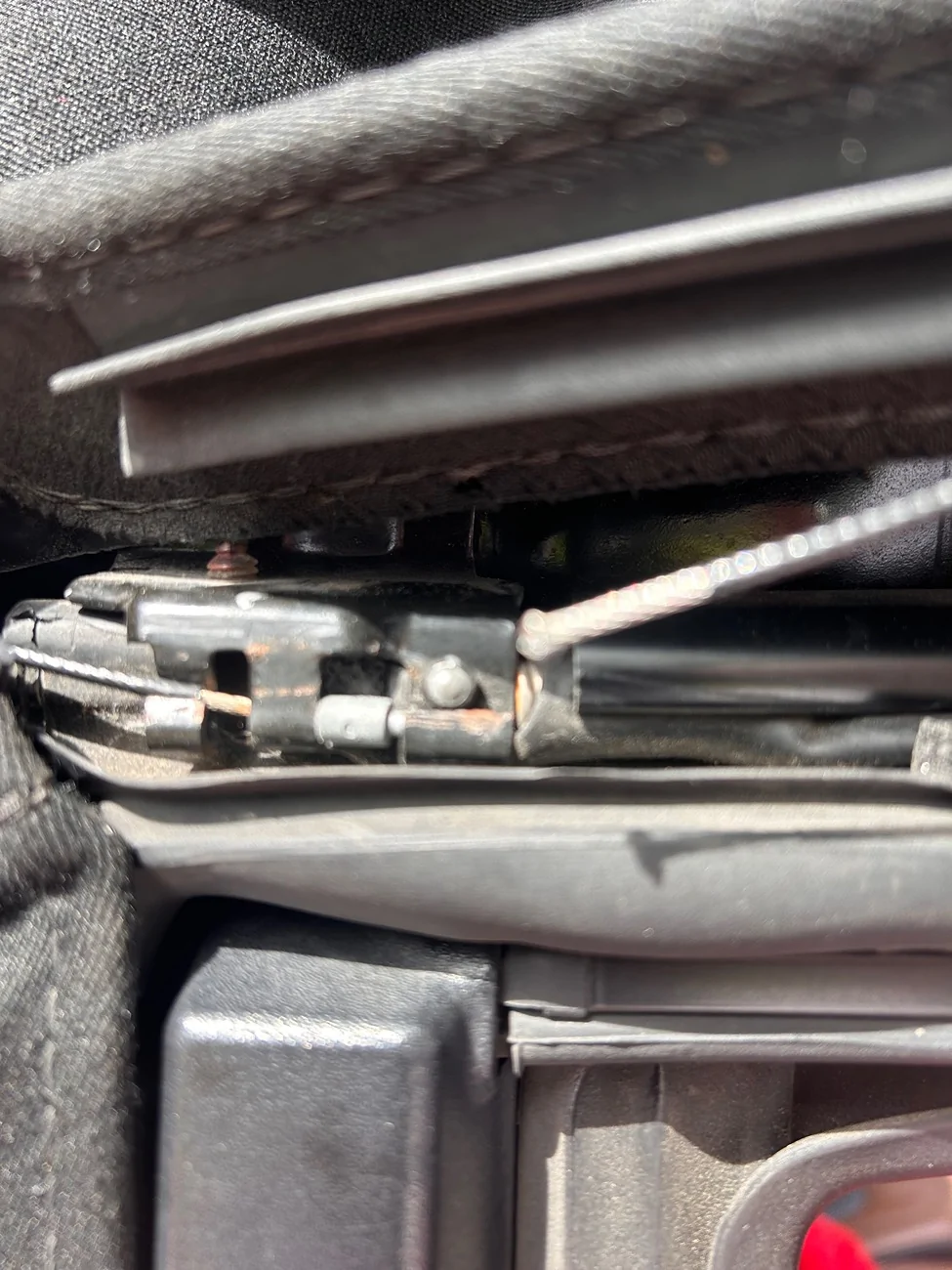 Ford Bronco Tension wire broke on 22 bronco IMG_2763