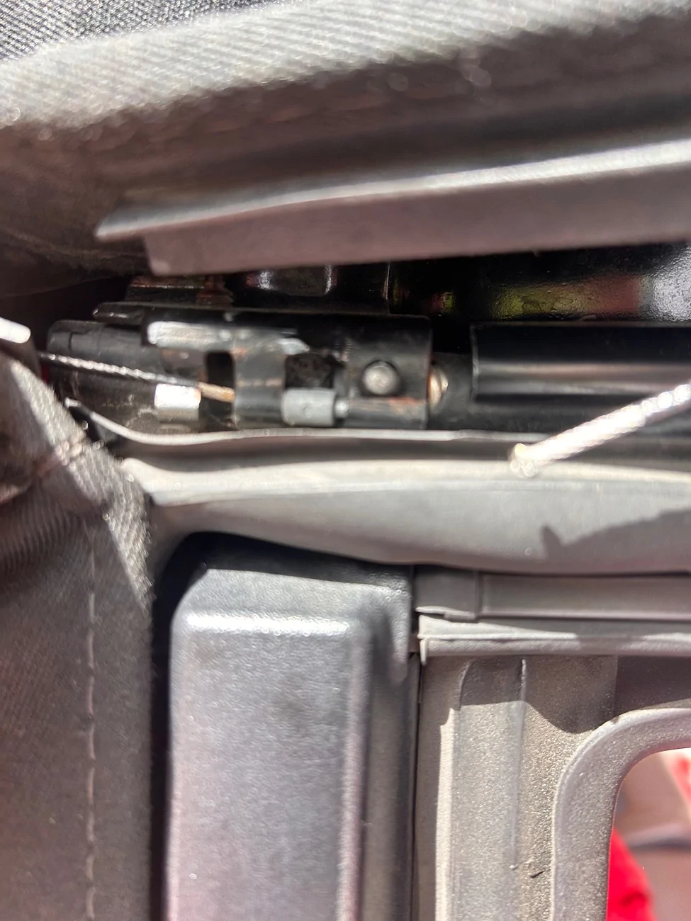 Ford Bronco Tension wire broke on 22 bronco IMG_2762