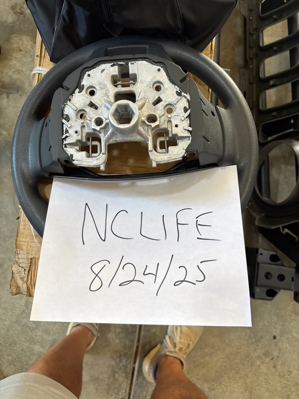 Ford Bronco Base steering wheel - Free imag