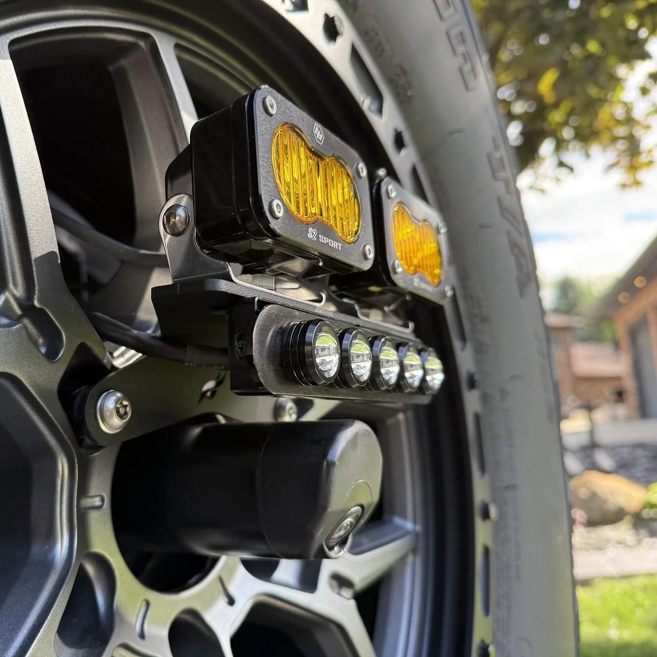 Ford Bronco 3rd brake light options (not the ring!) 4-brake-lights-installed