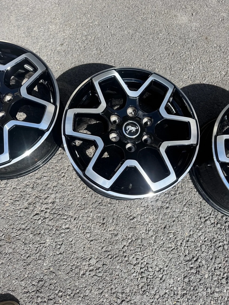 Ford Bronco 5 Outer Banks wheels with TPMS sensors IMG_8579