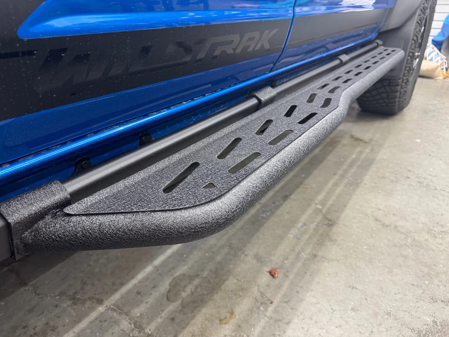 Ford Bronco 4-door running boards great price ... IMG_7384