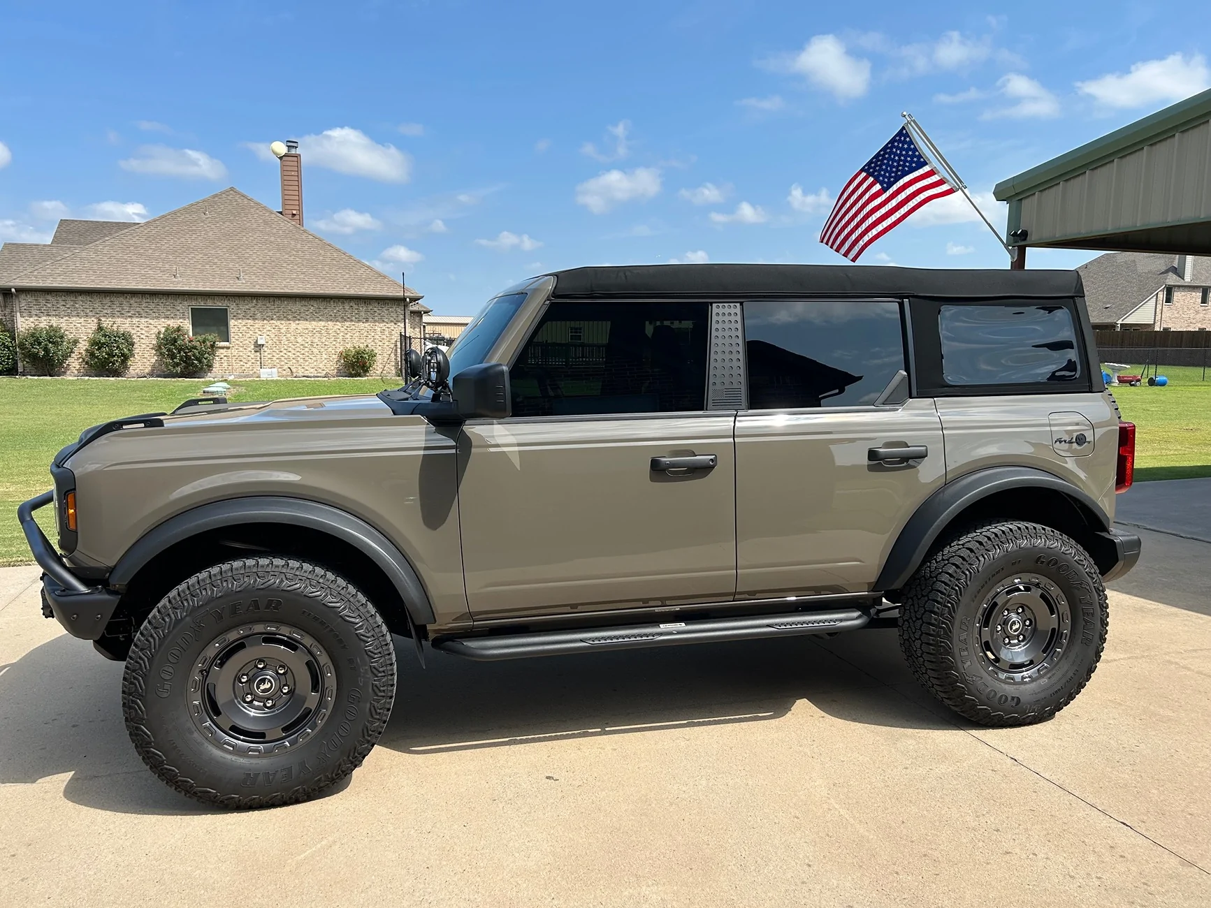Ford Bronco MARSH GRAY Bronco Club IMG_2586