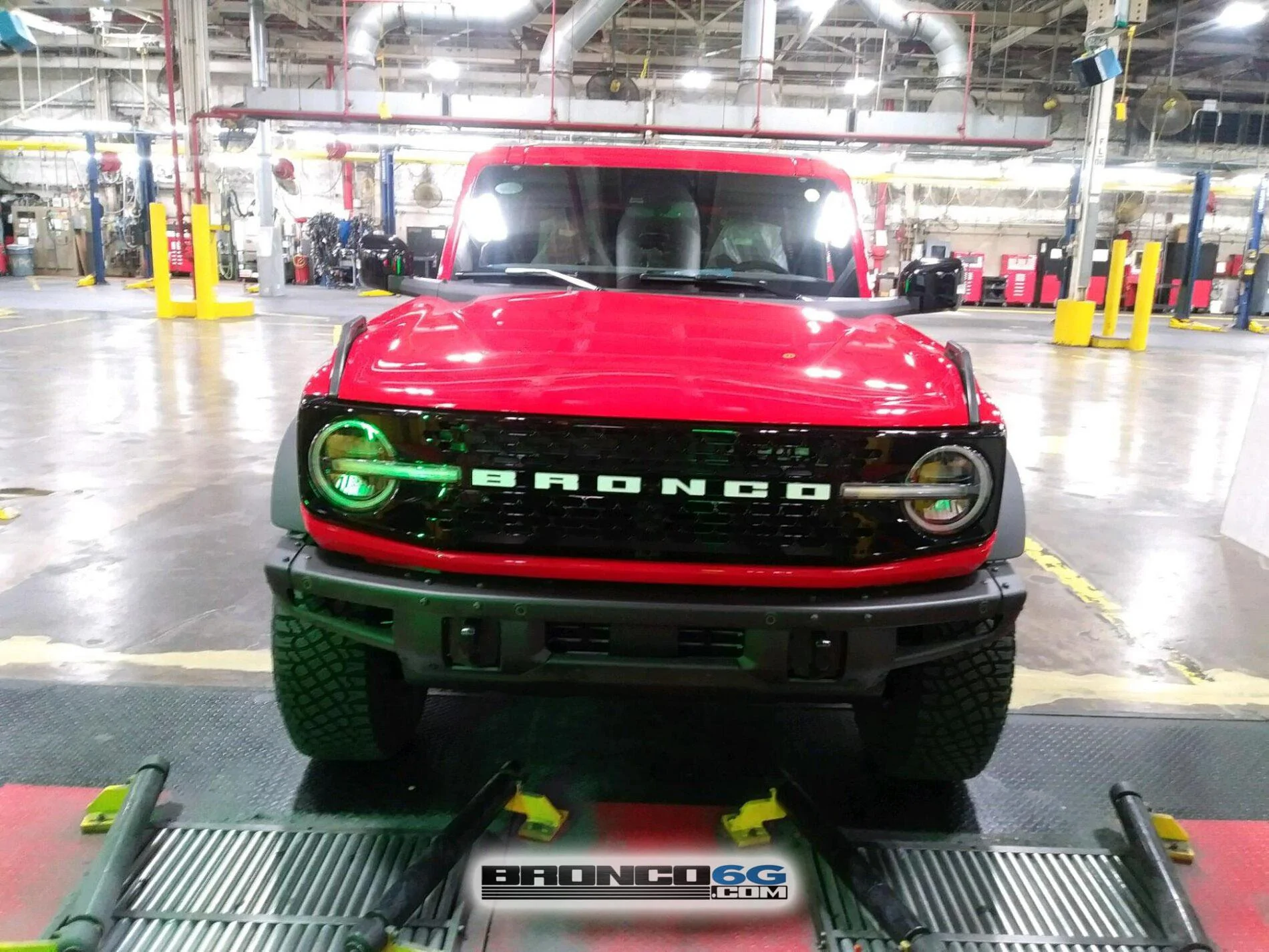 Ford Bronco #986 Rapid Red First Edition gets its graphics + Sound Deadening Headliner + MIC close-ups ??? 2021 Bronco Sound Deadening Headliner Rapid Red First Edition + MIC 2