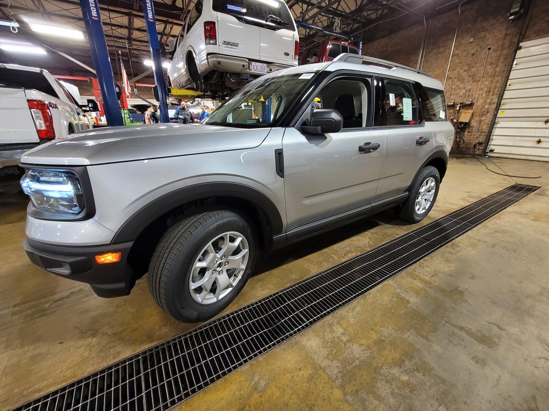 Ford Bronco Iconic Silver Paint Thread 20210106_102507