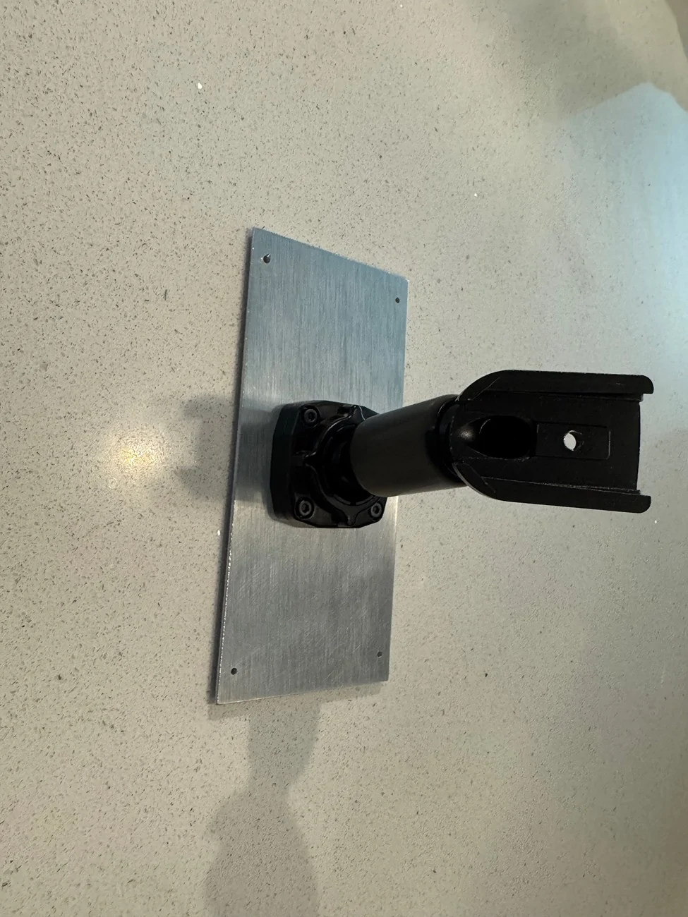 Ford Bronco WolfBox G900 Tripro mirror vibration resolved IMG_7575