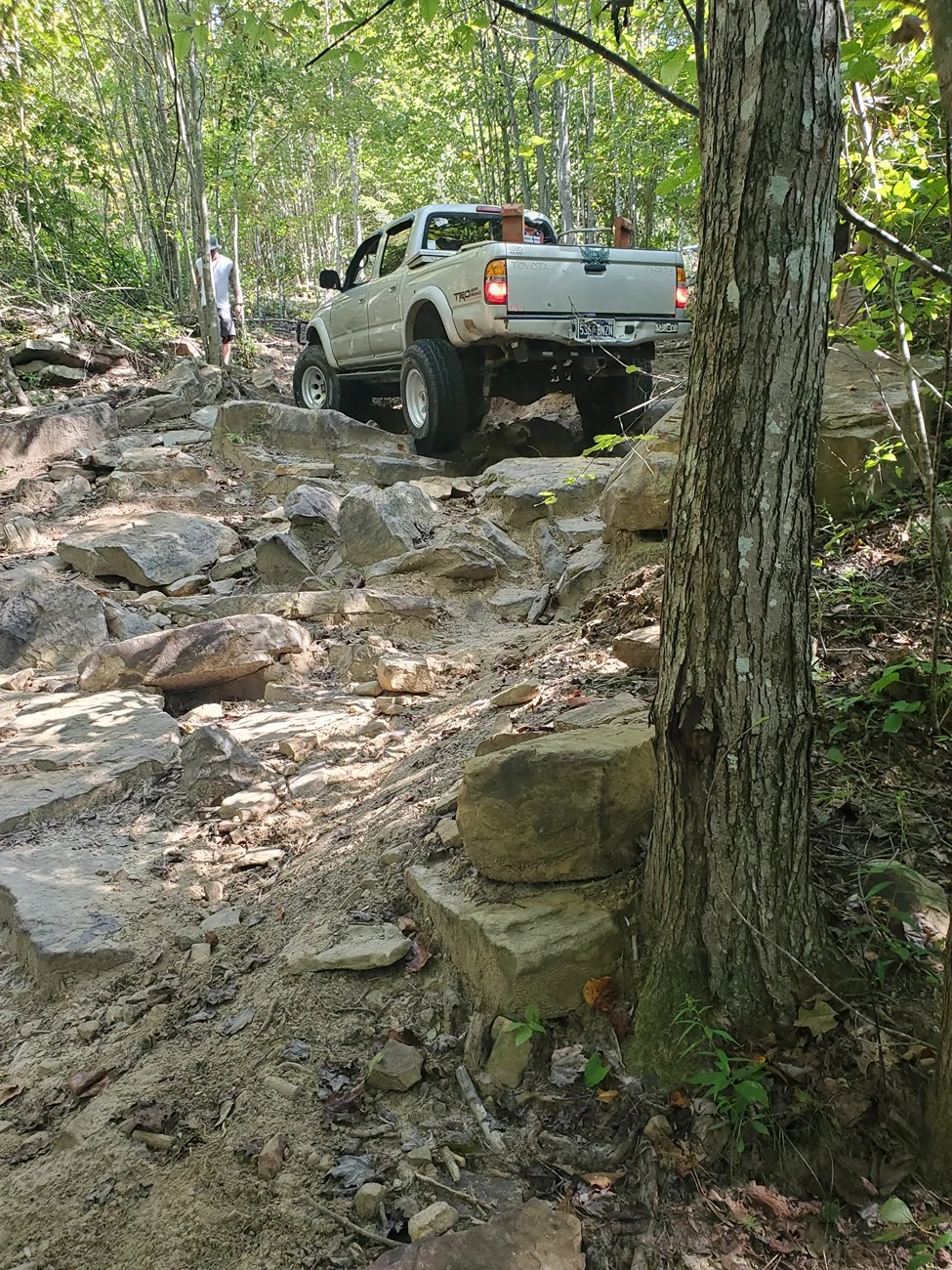 Ford Bronco Foster Falls, Coalmont OHV TN trip report, my 3z Baja Mickey Thompson MTs and broken axle woes. 20250913_094815