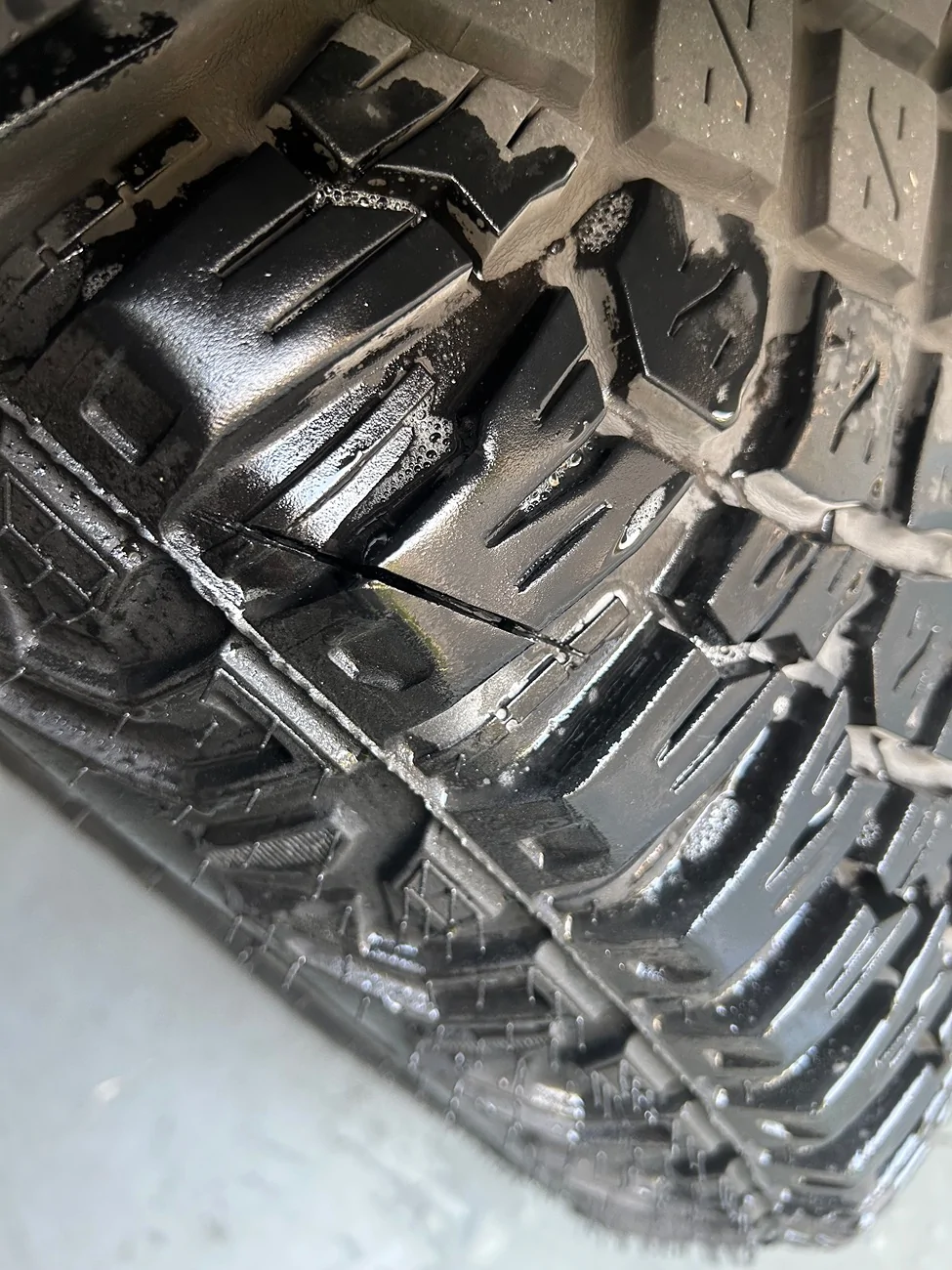 Ford Bronco Razor blade in GY MT - Advice? IMG_2005