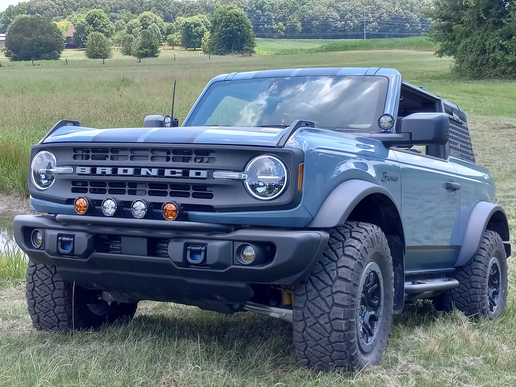 Ford Bronco One rattle can, 2 Broncos - Capable Bumpers get a makeover 20240621_134739