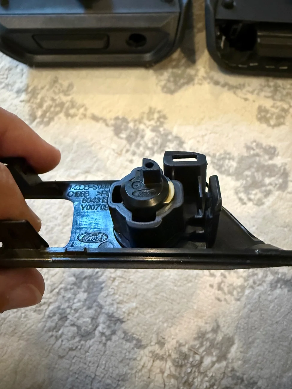 Ford Bronco Center Console Swap to 2024+ Stitched Armrest / Lid IMG_7962