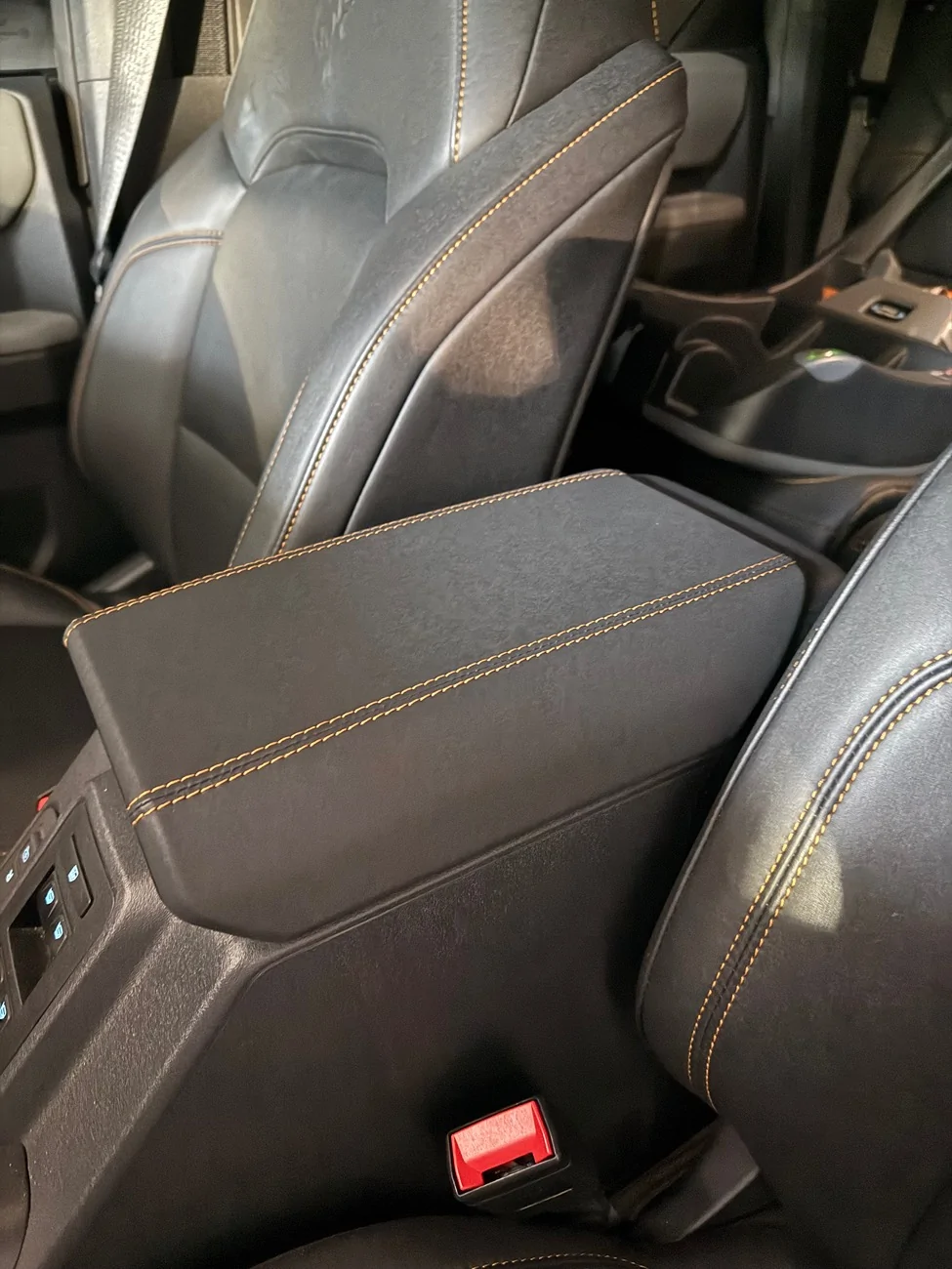 ほぼ新品！CLEL 2025AW set up Amazon.com: Neepiar Center Console Organizer Compatible with