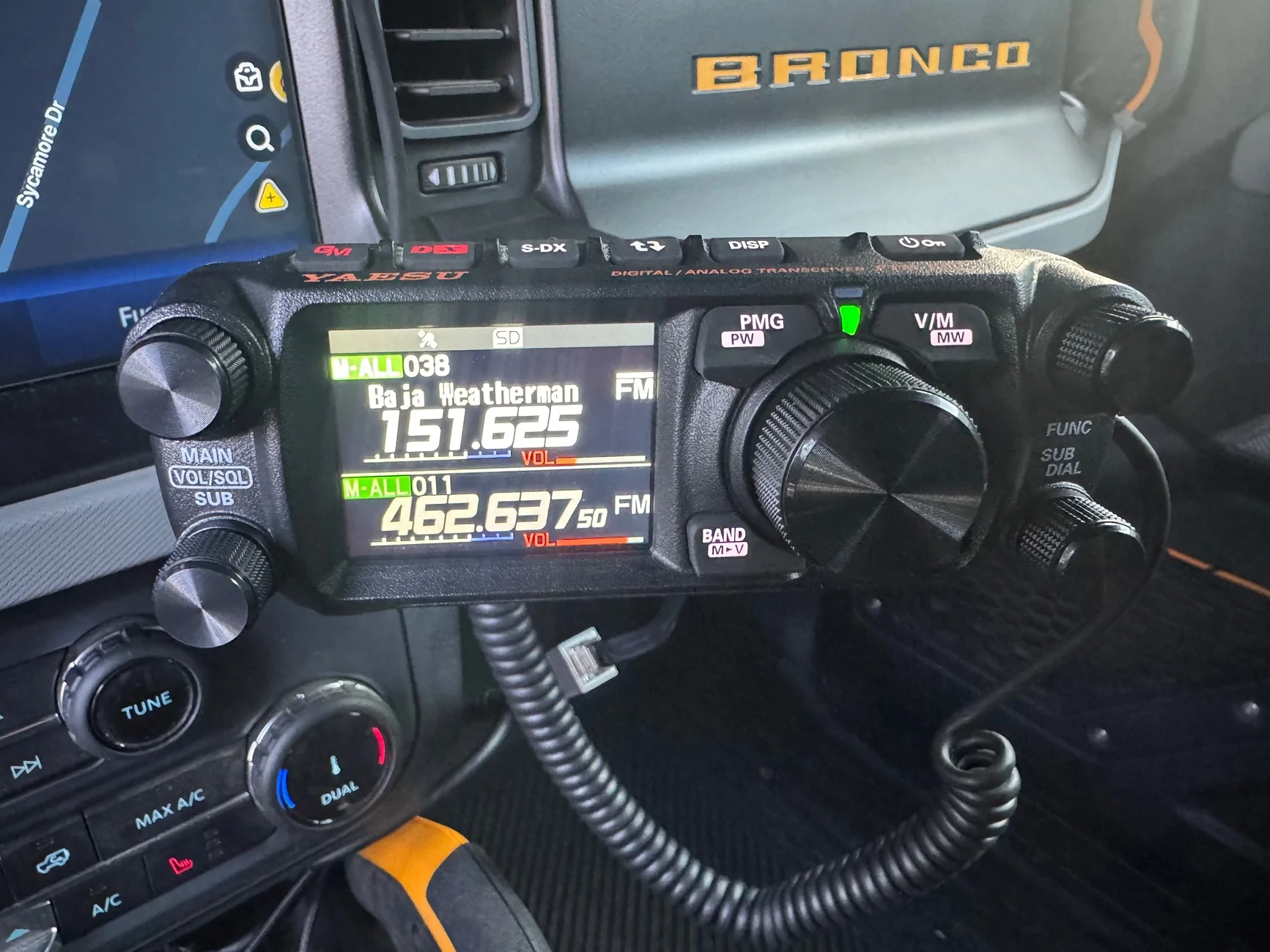 Ford Bronco Show off your HAM or GMRS setup IMG_8968