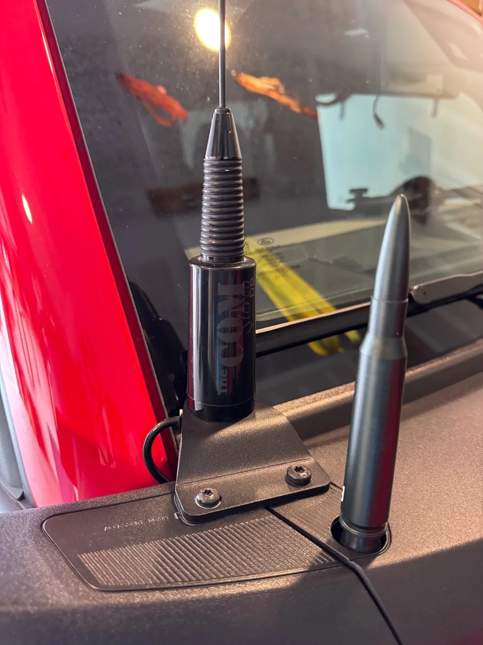 Ford Bronco Show off your HAM or GMRS setup IMG_7642